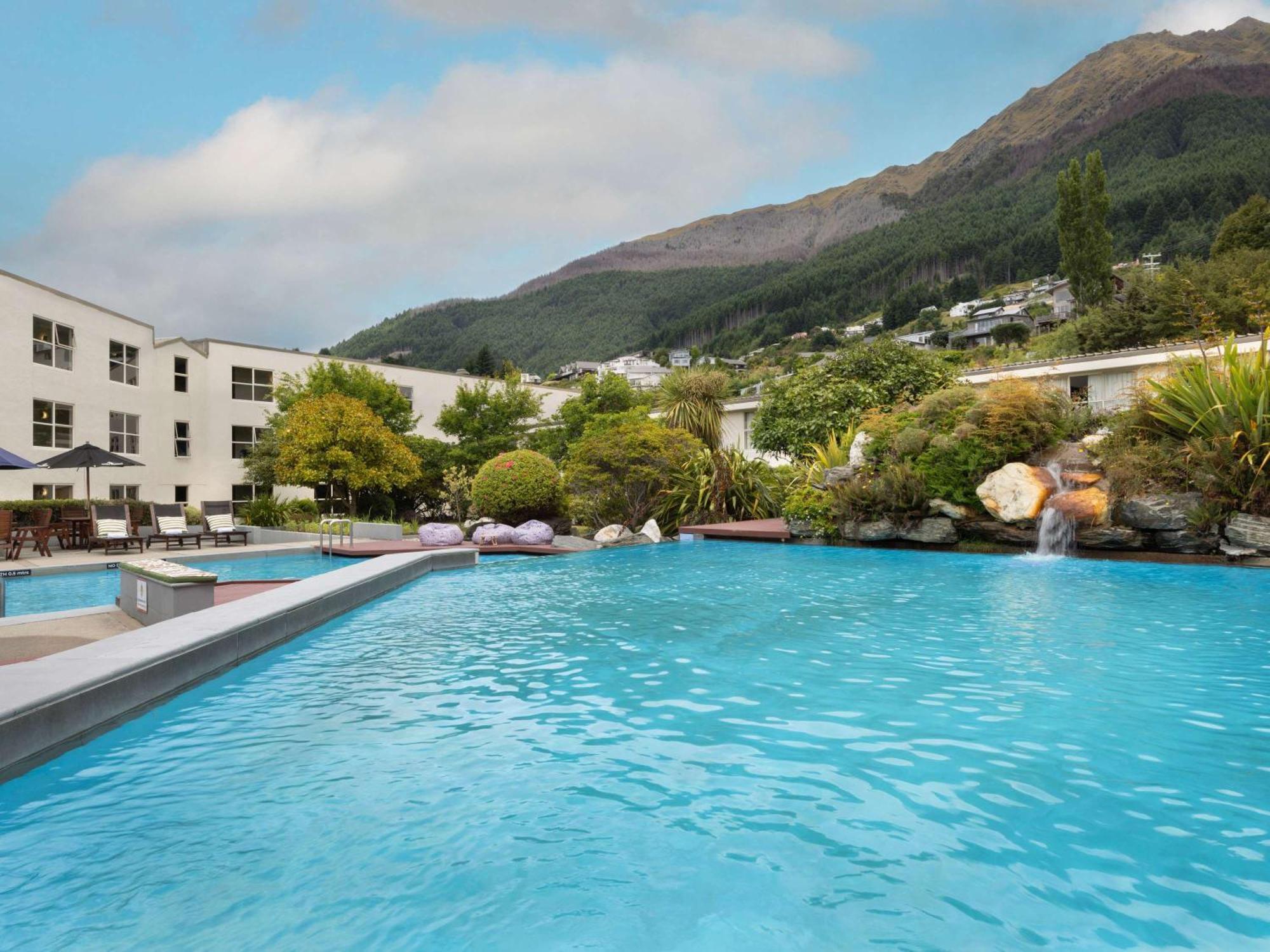 Mercure Queenstown Resort Exterior photo